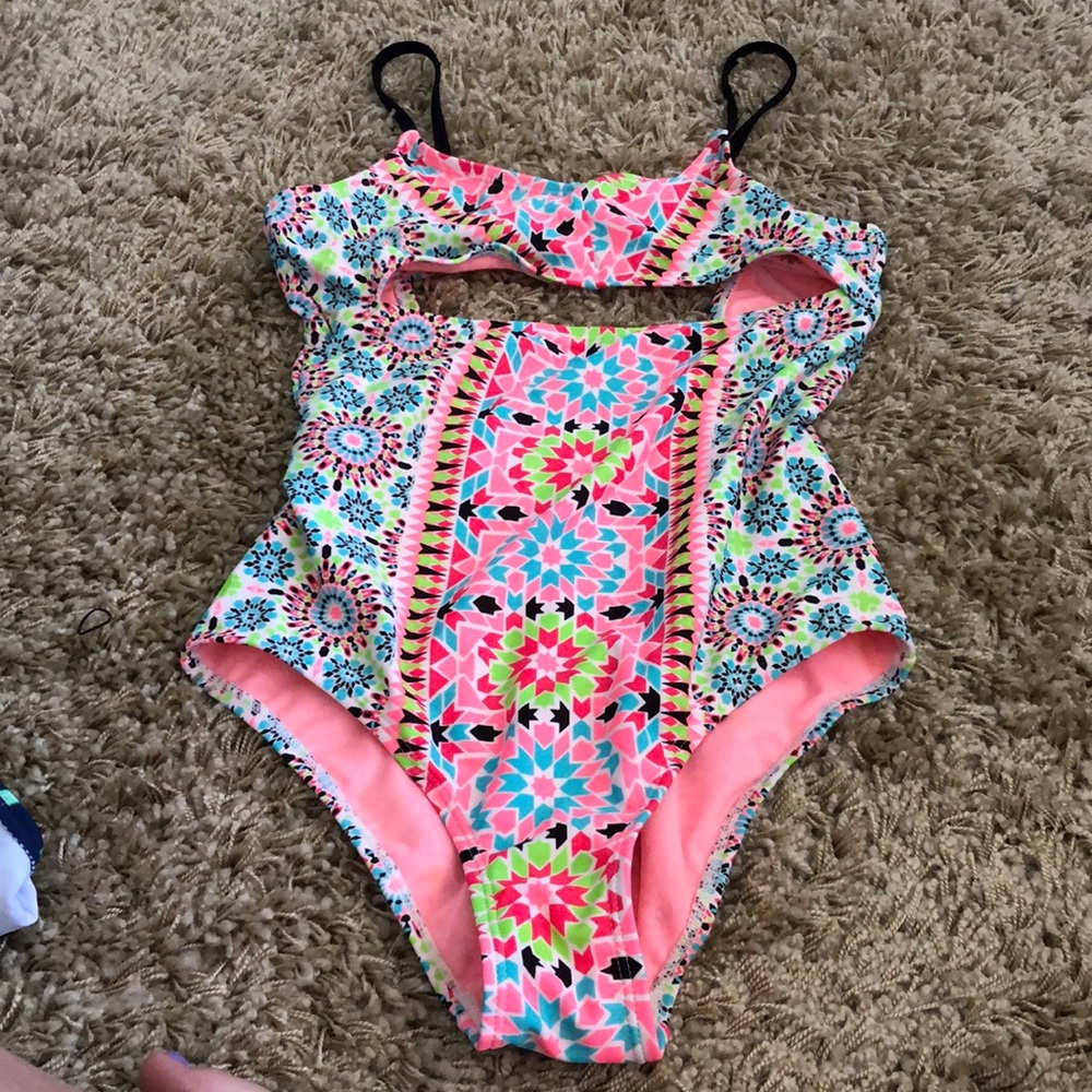 Girls really cute pattern one peice